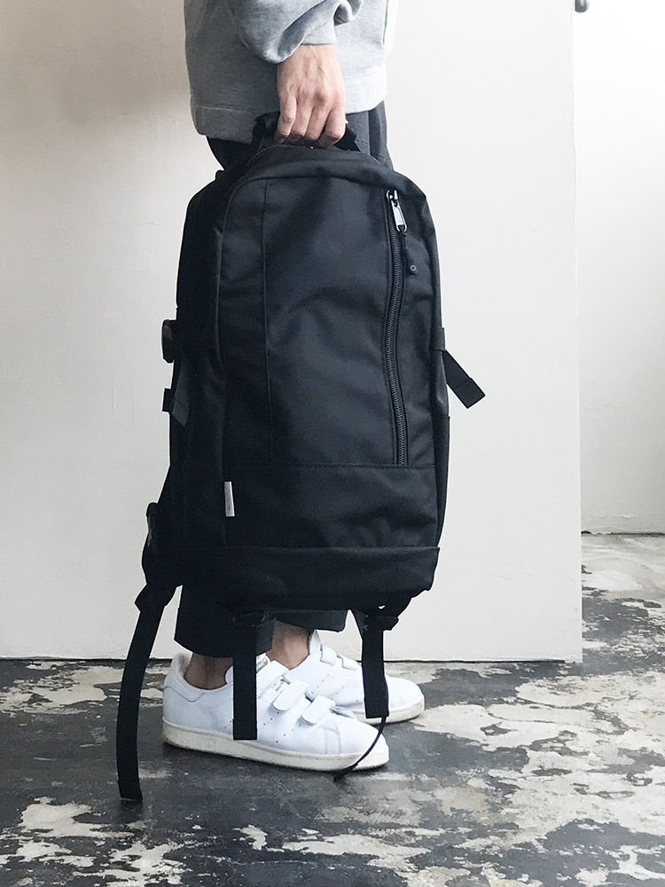 探し求めていたリュックとの出会いになるかもしれません。”DAYPACK 